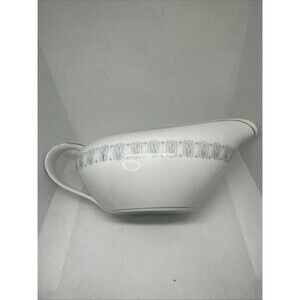 Cambridge by Empress China 1804 japan gravy boat 9" x 3” Tulips Design